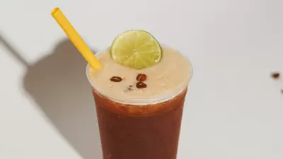 Cold brew con leche y canela